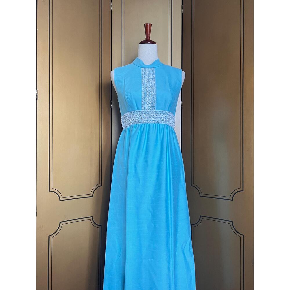 Vintage 50's dress in baby blue, size 8